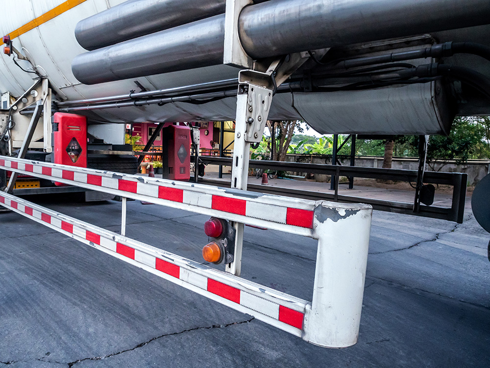 Officials Reject DOT’s Side Guard Recommendations To Make Large Trucks Safer